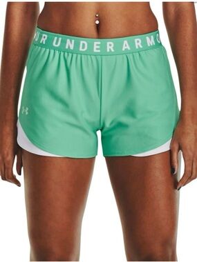 1388  NWOT  Under Armour Mint Green Women's Athletic Shorts with White Liner